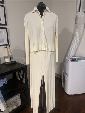NEW Cream Two-Piece Ribbed Button-Up Top and pants Set